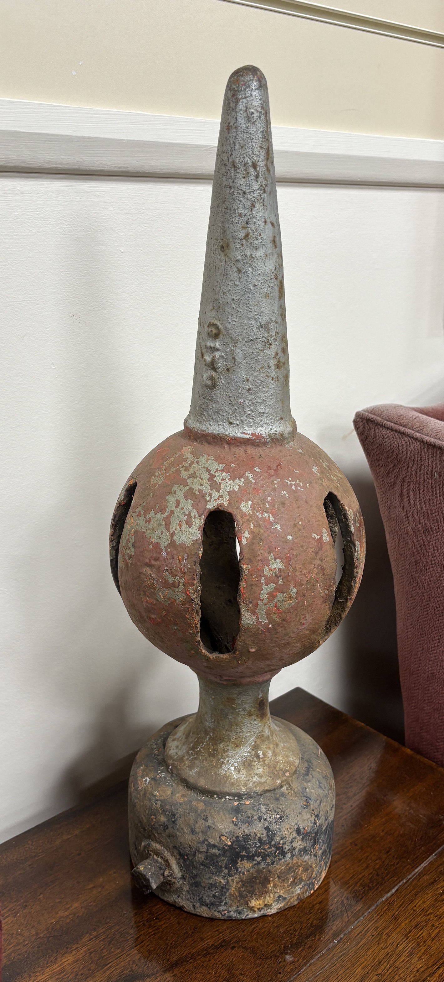 A cast iron GWR railway signal finial, 57.5cm high